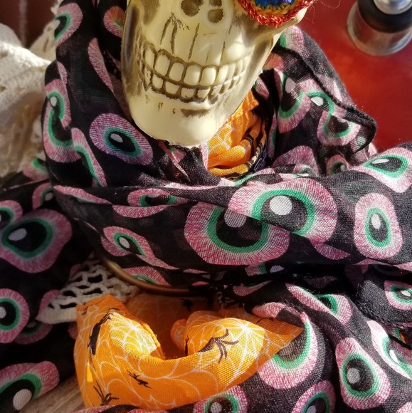 Eyeball Scarf Kitsch Weird Novelty - Picture 3 of 3